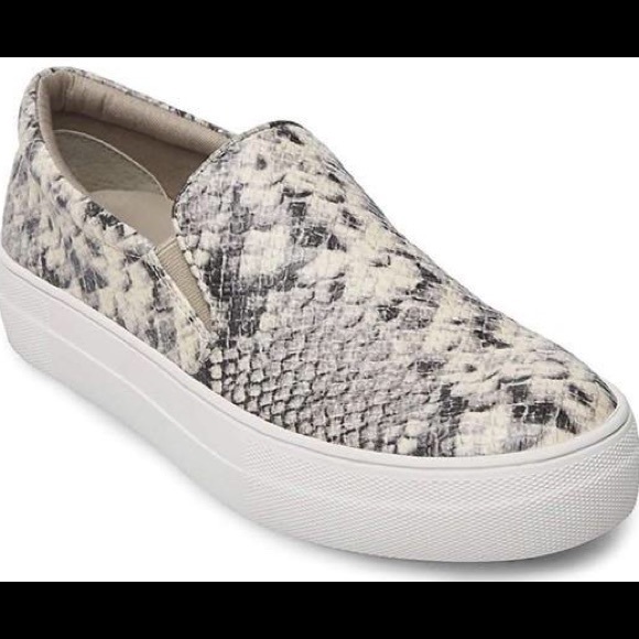 Steve Madden snakeskin sneaker slip on - Picture 3 of 8